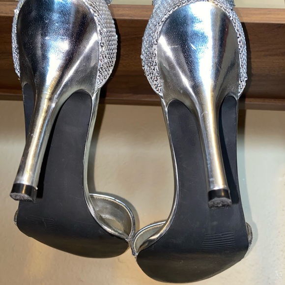 Nine West - Glamorous Silver Sequin Heels - Picture 10 of 11